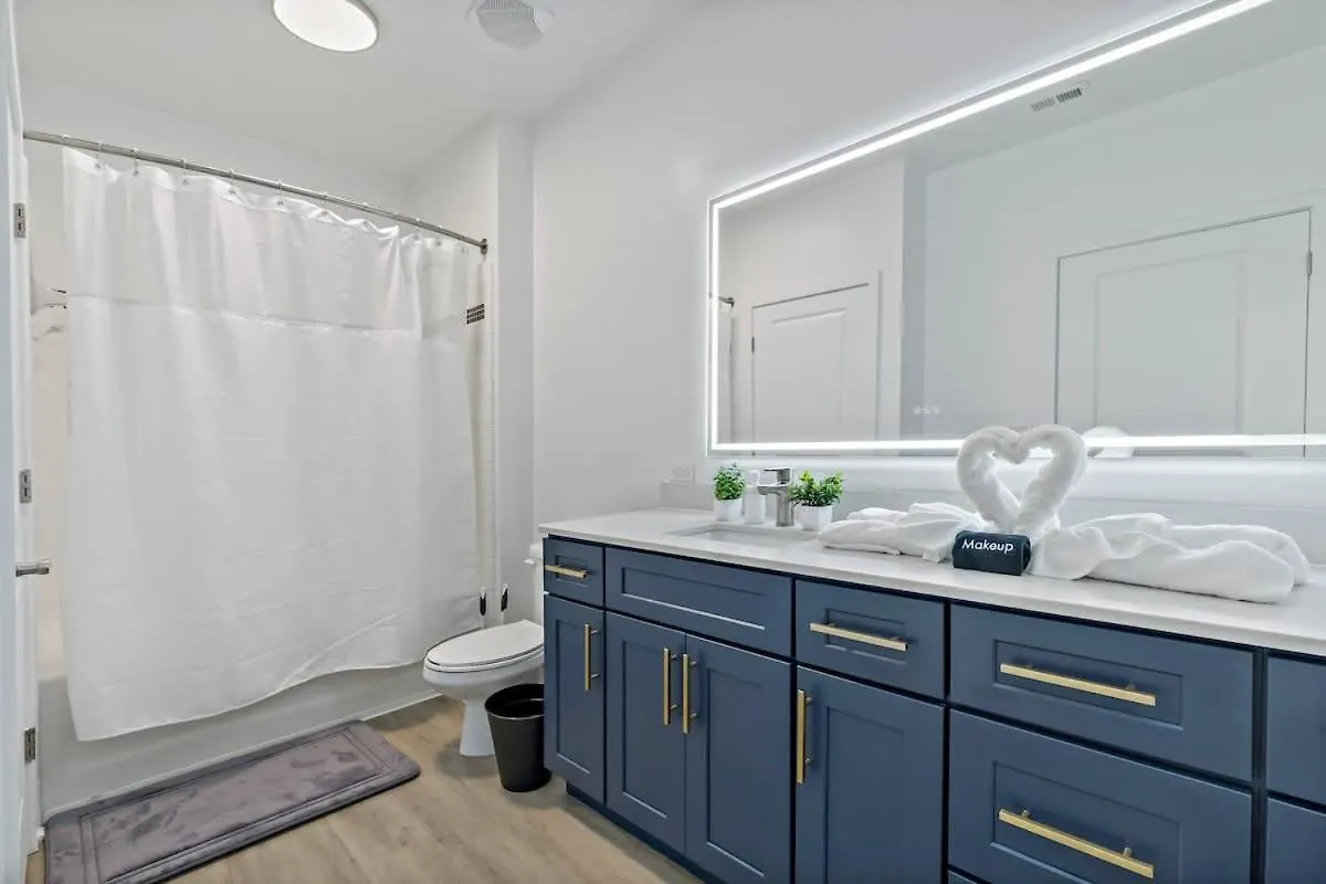 Beautiful 1Bd - 5Min Dt, Gym, Parking, W-D - Sleeps 6 Apartment Charlotte