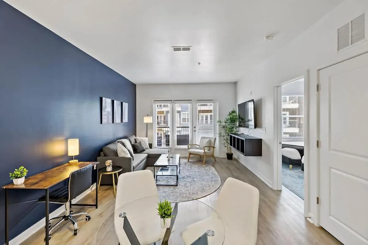 Beautiful 1Bd - 5Min Dt, Gym, Parking, W-D - Sleeps 6 Apartment Charlotte 0*,