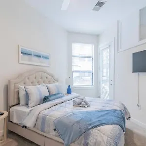 Apartment Charming Cozy With Wi-fi & Free Parking, Charlotte